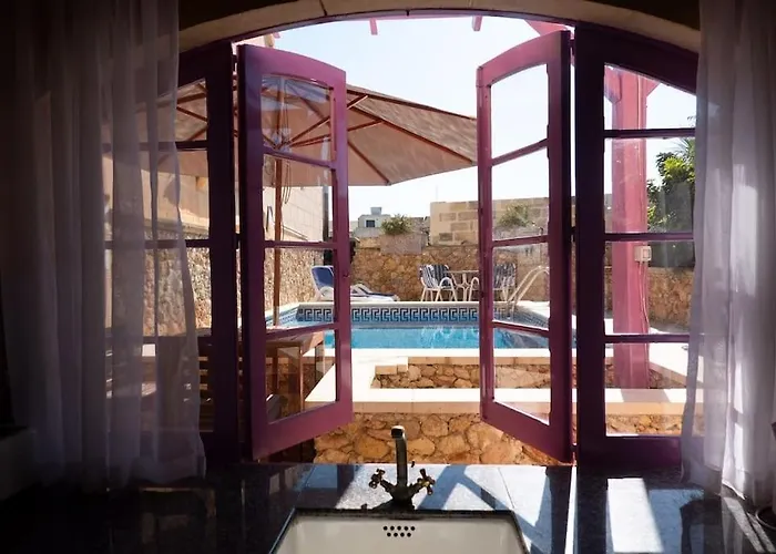 Alley Way By 54w * סן לורנץ