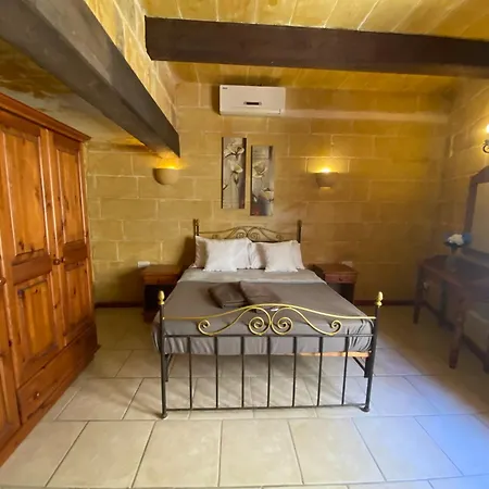 Alley Way By 54w San Lawrenz