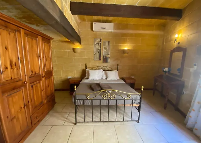 Alley Way By 54w San Lawrenz